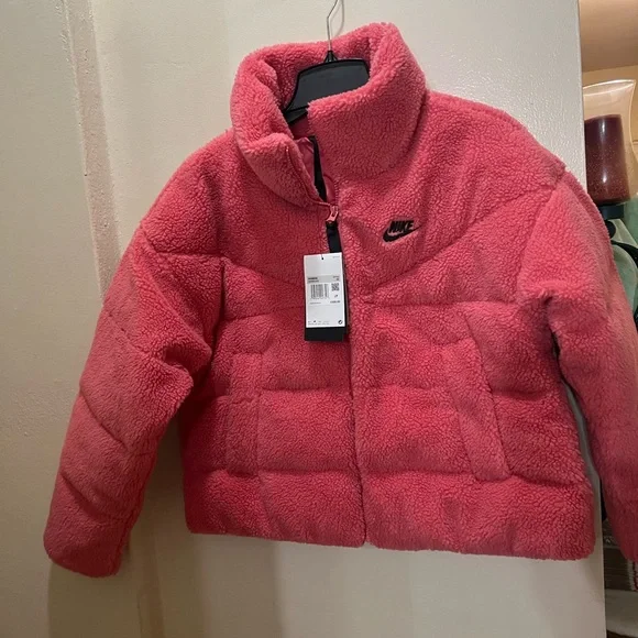 Nike Women’s Therma Fit Sherpa Puffer Loose Fit Jacket - Picture 4 of 16